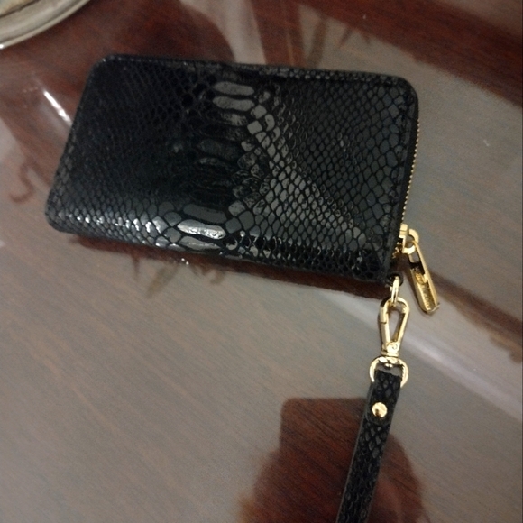 Michael Kors Jet Black Embossed Snake Skin Double Pocket Phone Wallet Wristlet - Picture 5 of 6